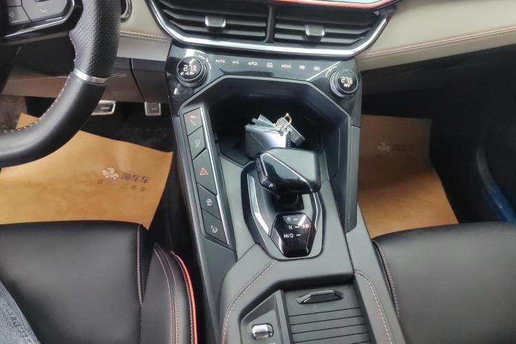 领克06 2020款 1.5T 耀Halo中控内饰18