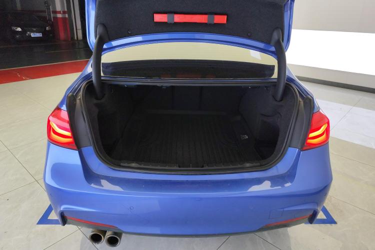 宝马3系 2019款 320Li M运动套装机舱底盘23