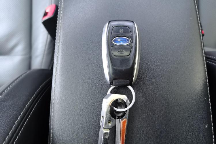 斯巴鲁 傲虎 2017款 2.5i 运动导航版 EyeSight中控内饰11