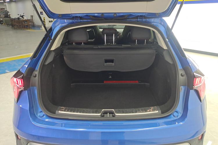 领克02 2018款 1.5T DCT两驱劲Pro版 国V机舱底盘23