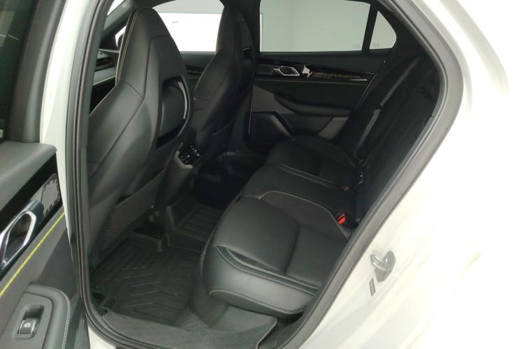 领克03 2023款 2.0TD DCT劲Pro中控内饰21