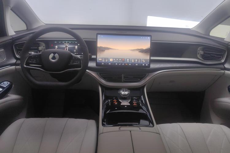 腾势D9 2024款 DM-i 1050 尊享型中控内饰12