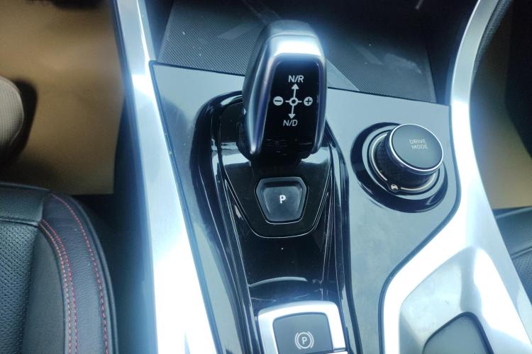 领克01 2017款 2.0T 四驱劲Pro版中控内饰18