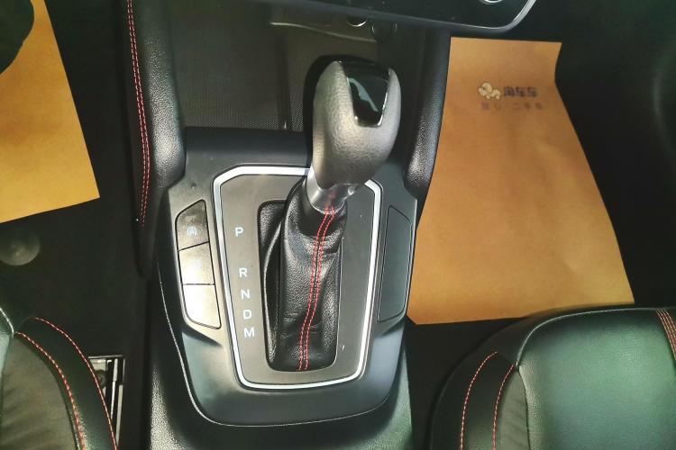 福特 福克斯 2022款 三厢 EcoBoost 180 自动ST Line中控内饰18