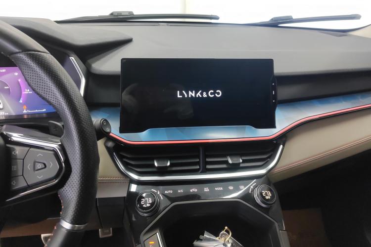 领克06 2020款 1.5T 耀Halo中控内饰16