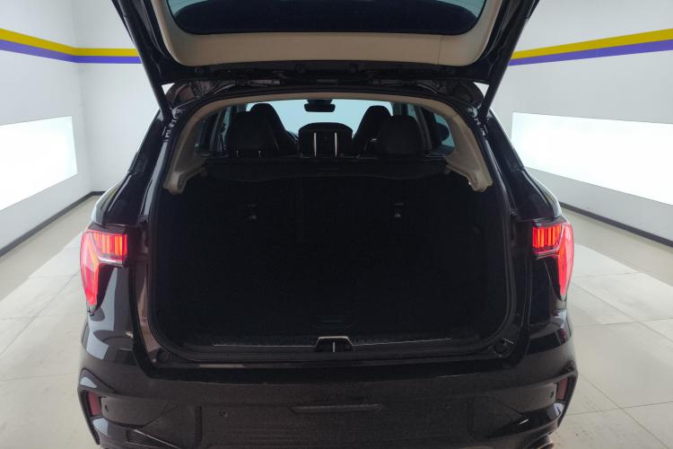 领克01 2021款 2.0TD 两驱型Pro机舱底盘23