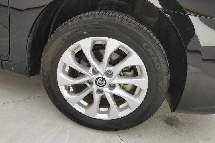 日产 轩逸 2024款 经典 1.6XE CVT舒适版车身外观10