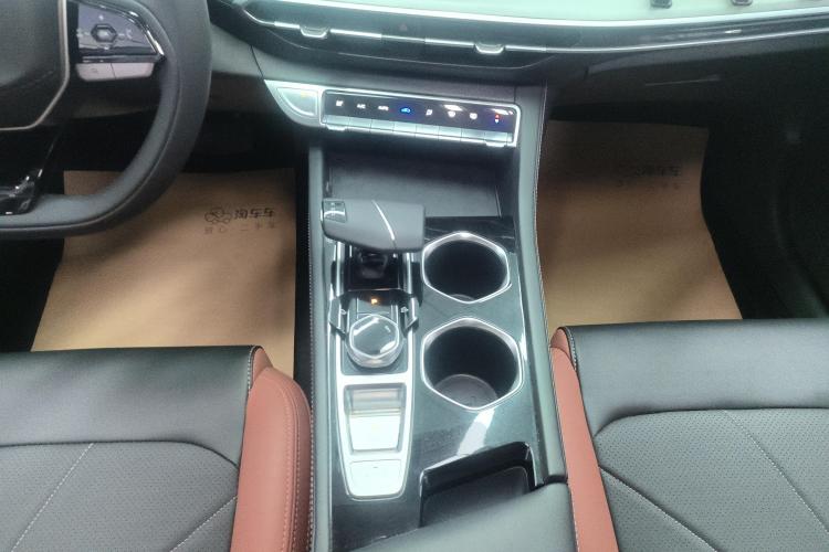 长安 逸动 2022款 PLUS 蓝鲸NE 1.4T GDI DCT尊贵版中控内饰18