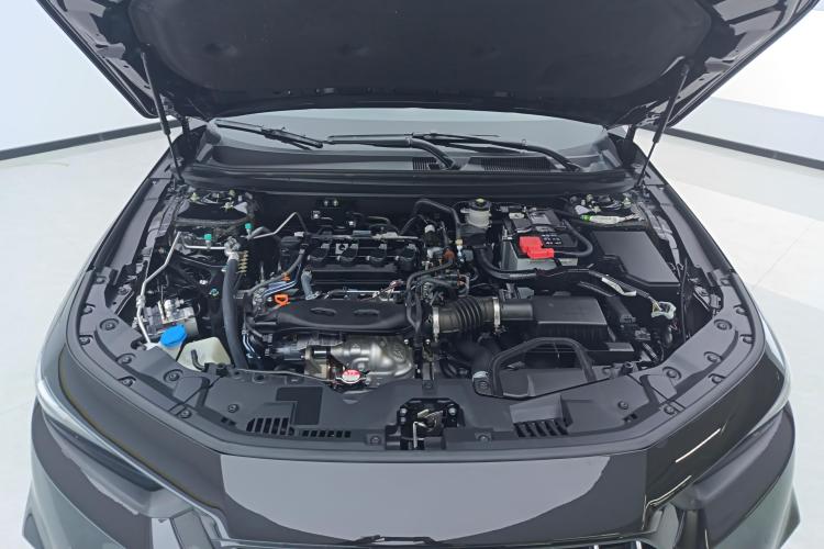 本田 英仕派 2023款 260TURBO 精致版机舱底盘24