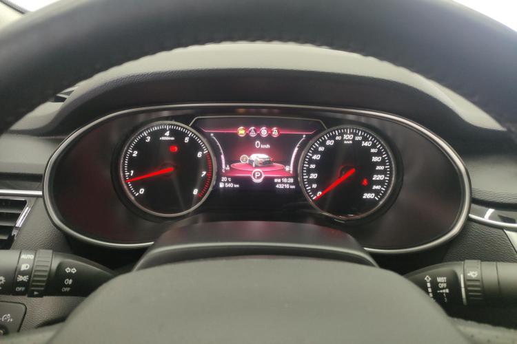 红旗H5 2022款 经典款 1.5T DCT旗韵版中控内饰14