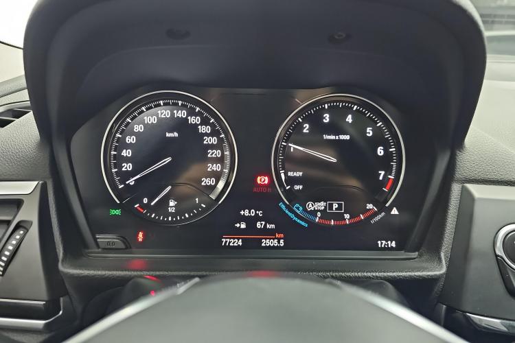 宝马1系 2018款 118i 设计套装型中控内饰14