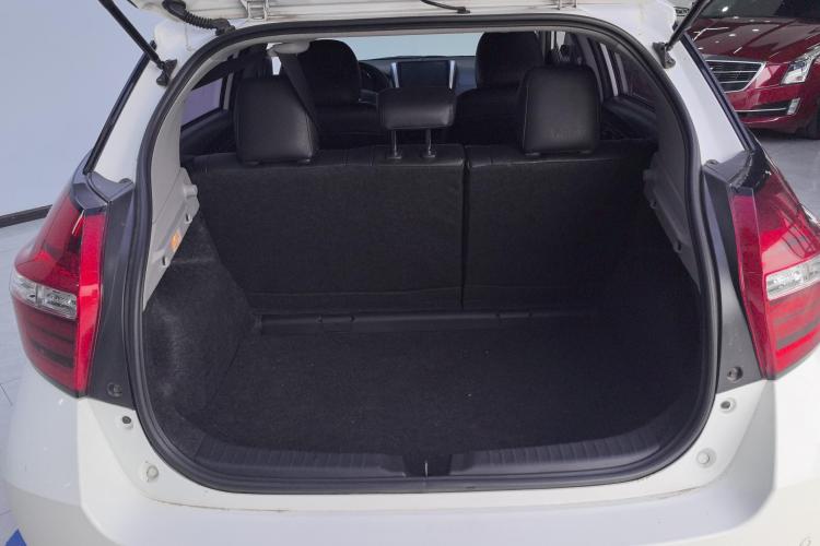 丰田 威驰FS 2019款 1.5L CVT锋驰版机舱底盘23