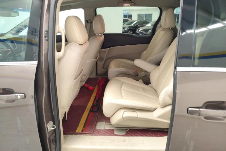 别克GL8 2017款 25S 舒适型 国V中控内饰21