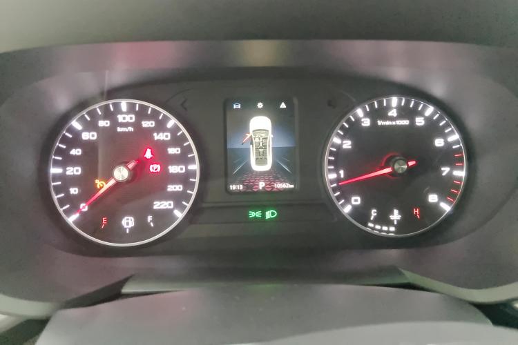 名爵 MG5 2023款 180DVVT CVT风尚版中控内饰14