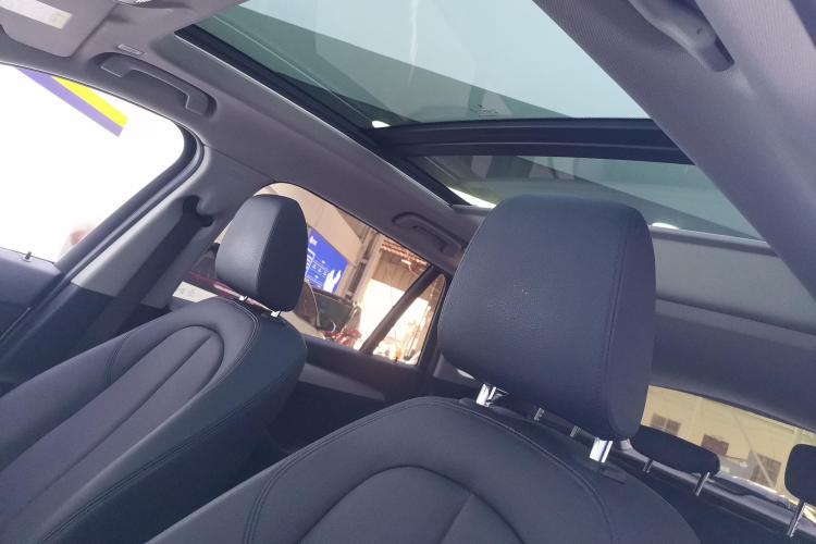 宝马X1 2019款 sDrive18Li 时尚型中控内饰22