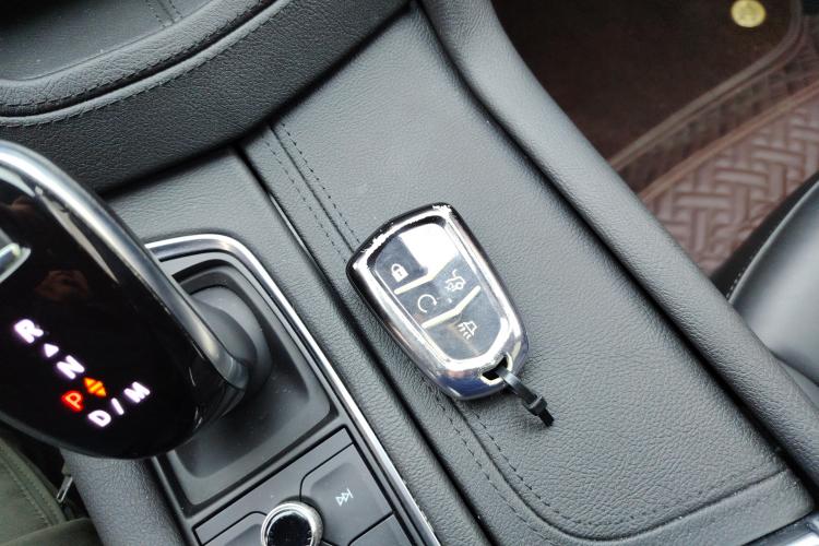 凯迪拉克XT5 2021款 2.0T 四驱尊贵型中控内饰11