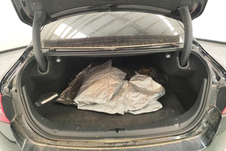 红旗H5 2022款 经典款 改款 1.5T DCT旗韵版机舱底盘23