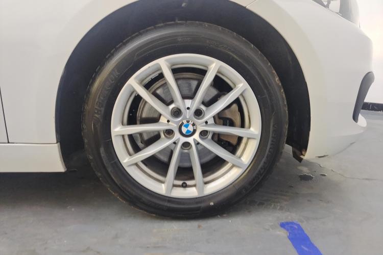 宝马1系 2018款 118i 时尚型车身外观10