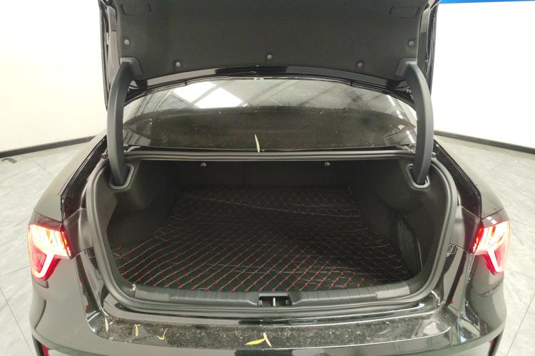 领克03 2022款 2.0TD DCT劲Pro机舱底盘23