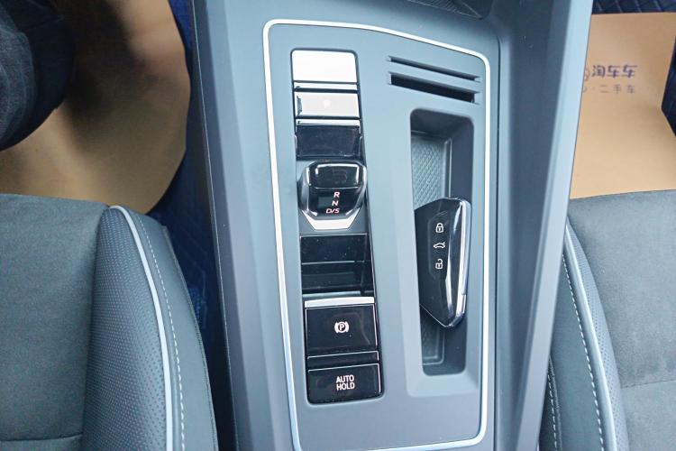 大众 高尔夫 2023款 改款 280TSI DSG R-Line Lite中控内饰18