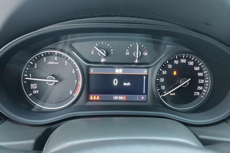 别克 君威 2024款 25T 超享版中控内饰14