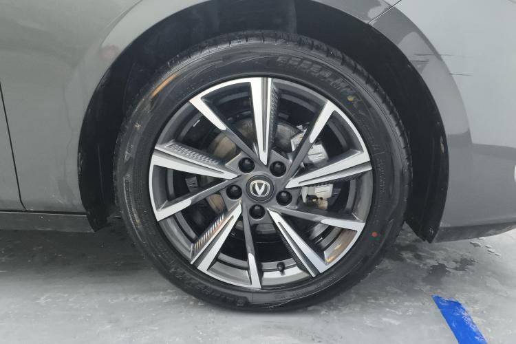 长安 逸达 2023款 蓝鲸NE 1.5T GDI DCT领航型车身外观10