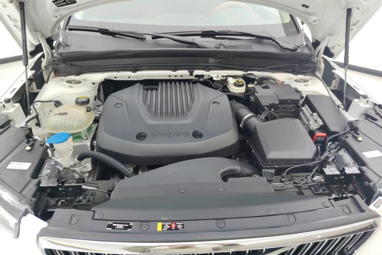 沃尔沃XC40 2021款 T3 智行时尚版机舱底盘24