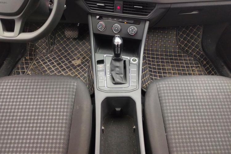 大众 宝来 2019款 1.5L 自动时尚型中控内饰18