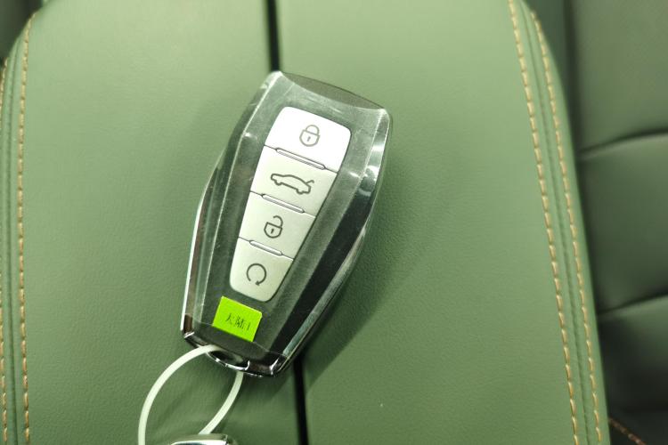 吉利汽车 豪越L 2024款 2.0T DCT尊贵型中控内饰11