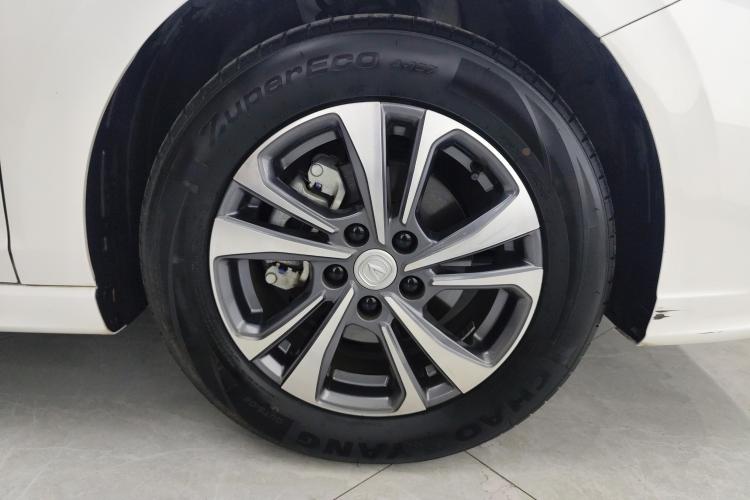 长安 逸动 2023款 畅享版 PLUS 蓝鲸NE 1.4T GDI DCT尊贵版车身外观10