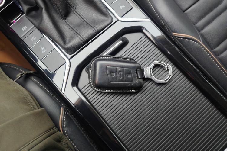 大众 帕萨特 2020款 330TSI 精英版 国VI中控内饰11