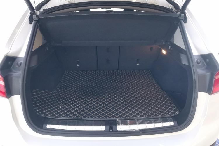 宝马X1 2019款 sDrive18Li 时尚型机舱底盘23