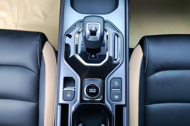 吉利汽车 吉利icon 2023款 1.5TD 巧克力醇巧版中控内饰18