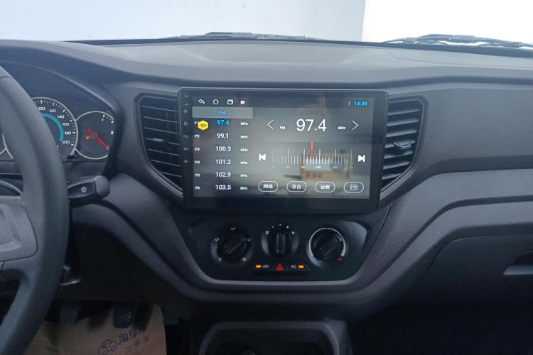 五菱汽车 五菱宏光V 2022款 1.5L劲享版电动助力LAR中控内饰16