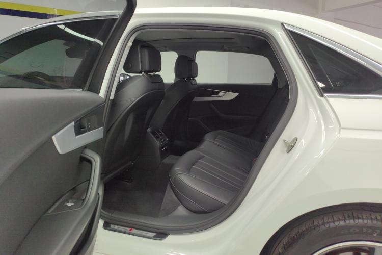 奥迪A4L 2020款 40 TFSI 时尚动感型中控内饰21