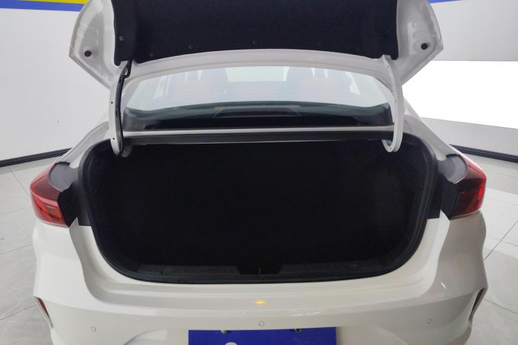 长安 逸动 2023款 畅享版 PLUS 蓝鲸NE 1.4T GDI DCT尊贵版机舱底盘23