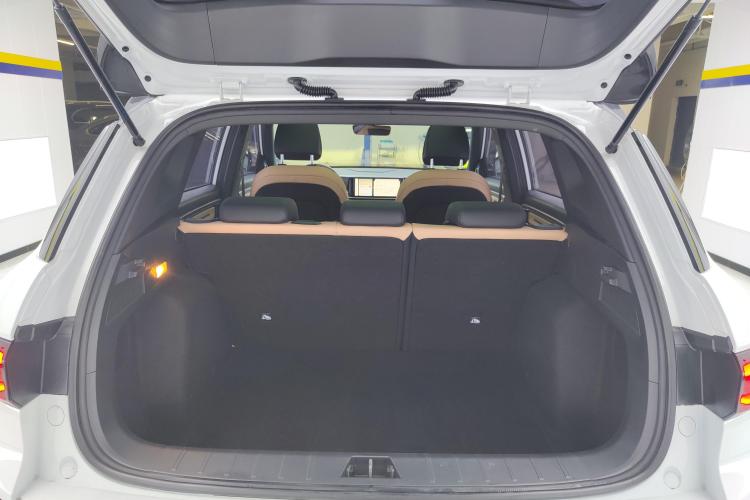 吉利汽车 吉利icon 2023款 1.5TD 巧克力醇巧版机舱底盘23