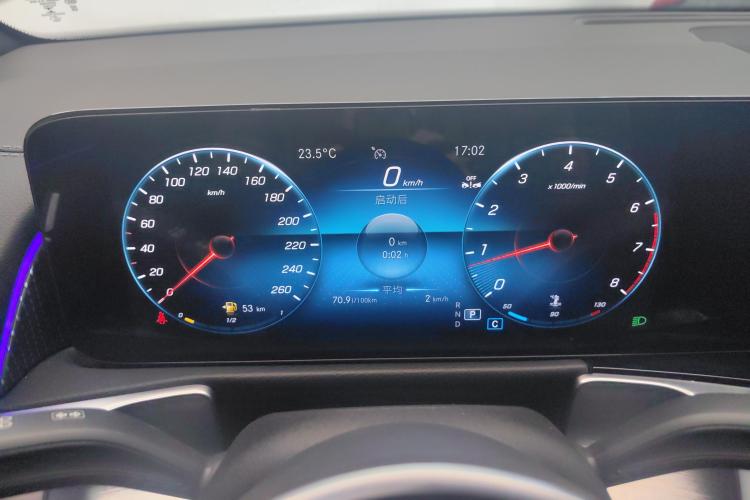 奔驰GLB 2023款 GLB 220 动感型中控内饰14