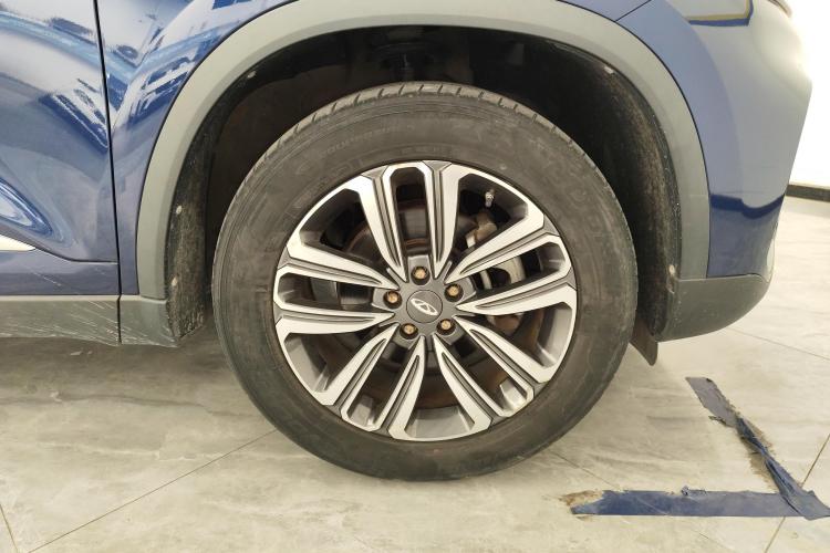 奇瑞 瑞虎8 2019款 1.6TGDI 自动精英型车身外观10