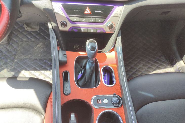 现代 领动 2016款 1.6L 自动智炫·精英型局部细节9003