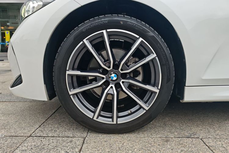 宝马3系 2024款 320Li M运动套装车身外观6008