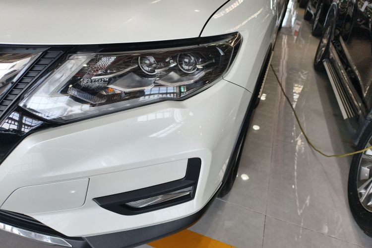 日产 奇骏 2023款 经典 2.0L 两驱智联臻享版局部细节36