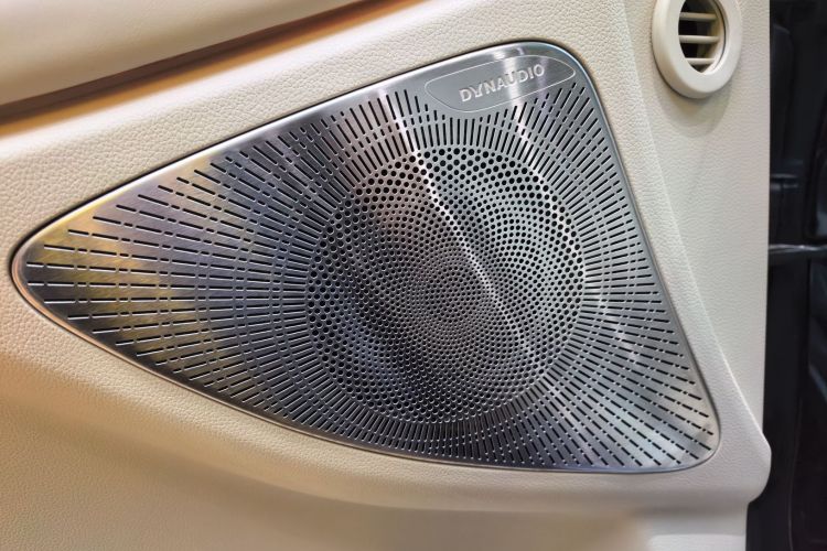 岚图汽车 岚图梦想家 2024款 PHEV 超长续航旗舰版局部细节9001