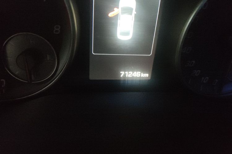 现代 领动 2016款 1.4T 双离合炫动·活力型中控内饰15