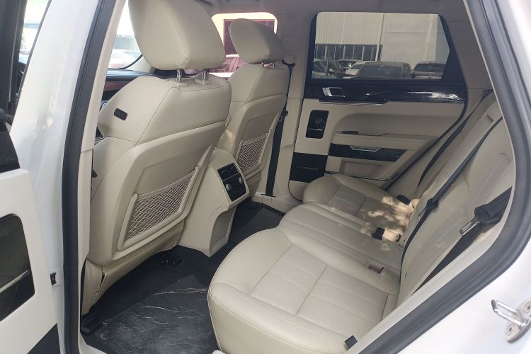 众泰T700 2017款 1.8T 双离合尊贵型中控内饰7006