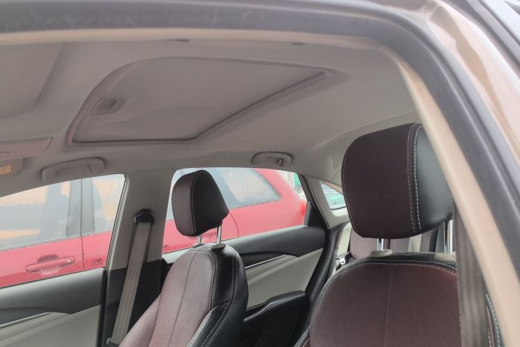 别克 英朗 2015款 15N 手动精英型局部细节9001