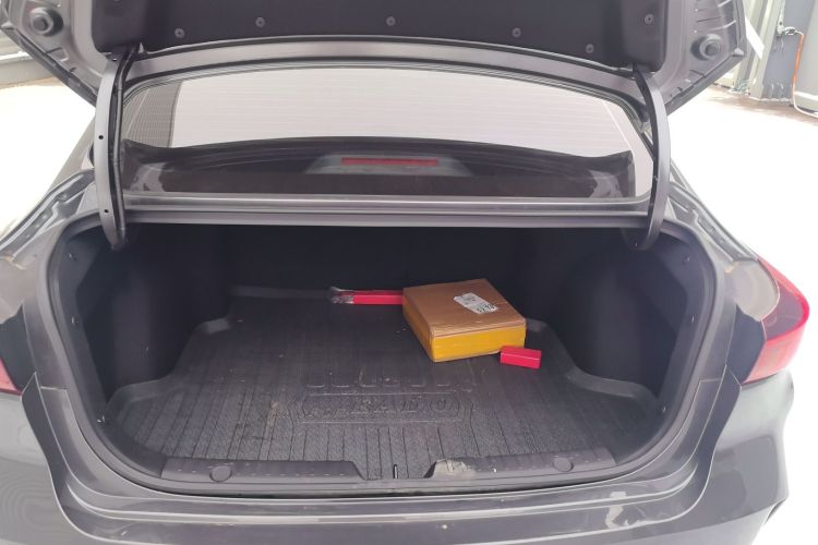 长安 逸动 2024款 PLUS 蓝鲸NE 1.4T GDI DCT高能版局部细节23