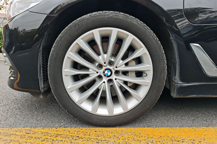 宝马5系新能源 2020款 里程升级版 530Le 豪华套装车身外观6008