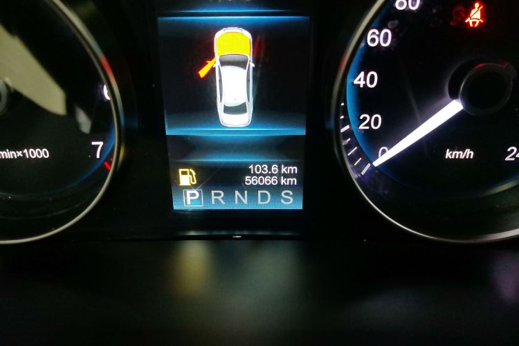 红旗H7 2021款 1.8T 舒适版中控内饰15