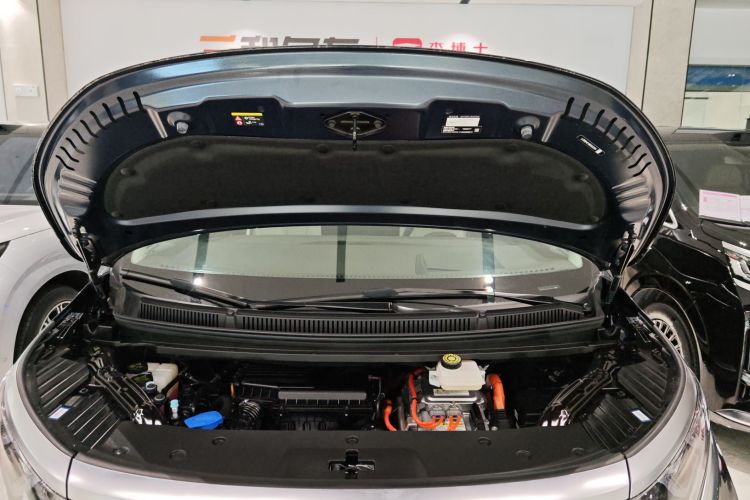 腾势D9 2024款 DM-i 980 四驱尊荣型中控内饰7014